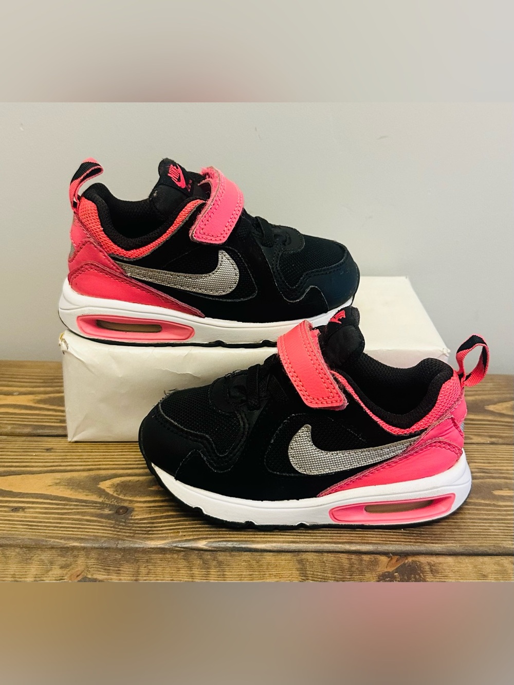 Nike Air Max Trax Toddler Sneakers Pink and Black Shoes  Velcro Strap Size 7C